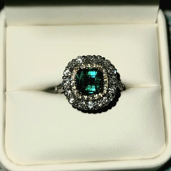 Gift Idea: Genuine appraised 2.88 Carat Emerald 14KT Two-Tone Gold Diamond Ring - Picture 4 of 11